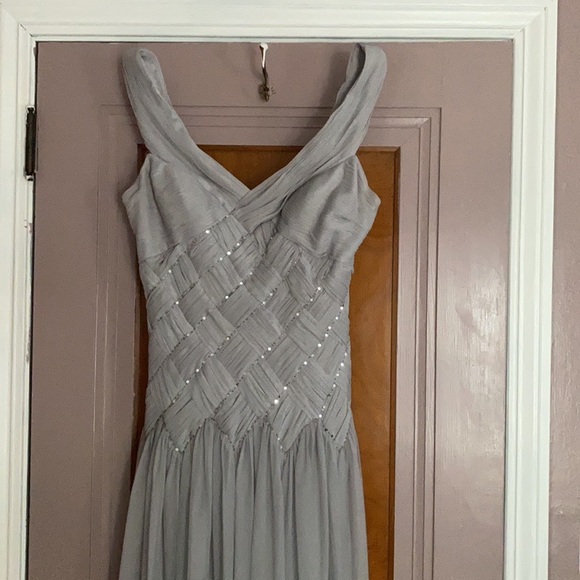 Grey Gown - Picture 3 of 4